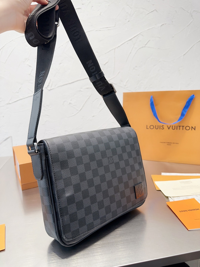 Louis Vuitton メンズ ショルダーバッグ即購入OKです