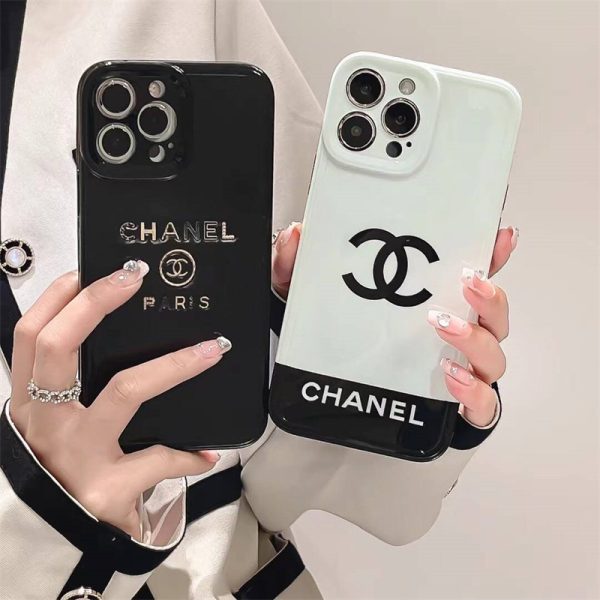 chanel スマホケース iphone16/16pro シャネル iphone15/14 ケース コピー スマホケース カップル iphone13/12/11ケース ハイブランド iphoneケース ブランド かわいい ペア