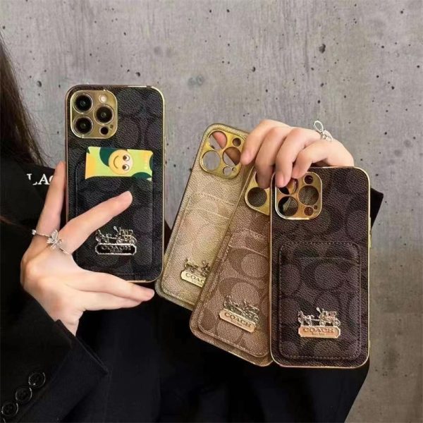 coach スマホケース カード入れ iphone16/16pro ケース コーチ iphone15/15promax ケース カード 収納 ブランド iphone14/13/12 ケース ブランド 人気 iphone ケース かわいい